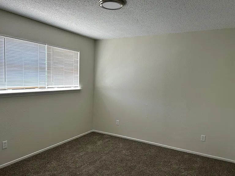 1801 Ridgeview St — Photo 9
