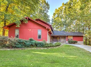 1099 W Outer Dr, Oak Ridge, TN 37830