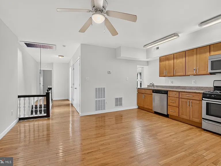 4307 Locust St #3 — Photo 3