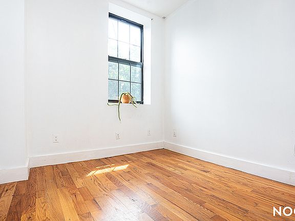 5th image of 325 Franklin Ave #2L