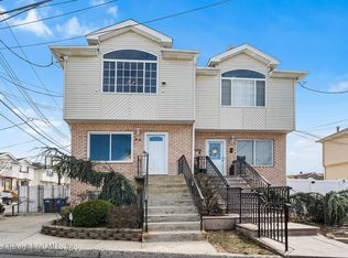 50 Bentley Ln, Staten Island, NY