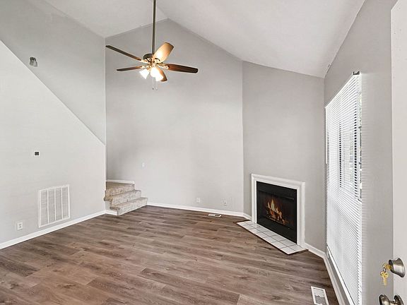 3rd image of 205 Shoemaker Ct