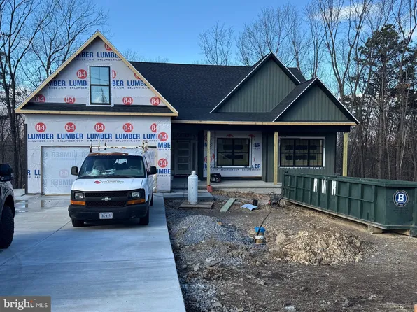 4352 Timber Ridge Rd, Berkeley Springs, WV 25411