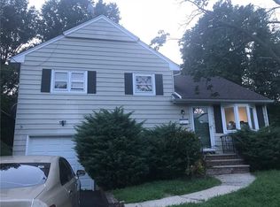 9 Darrel Ct, Edison, NJ 08817