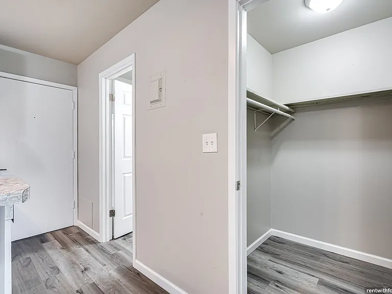 3610 W Spencer St — Photo 5