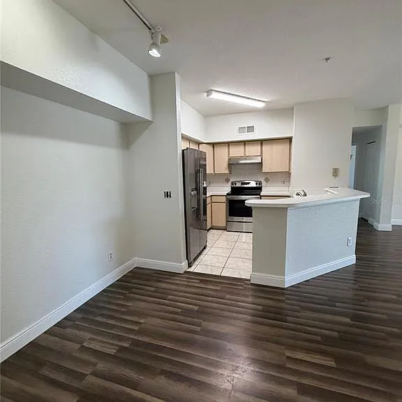 822 Camargo Way #204 — Photo 2