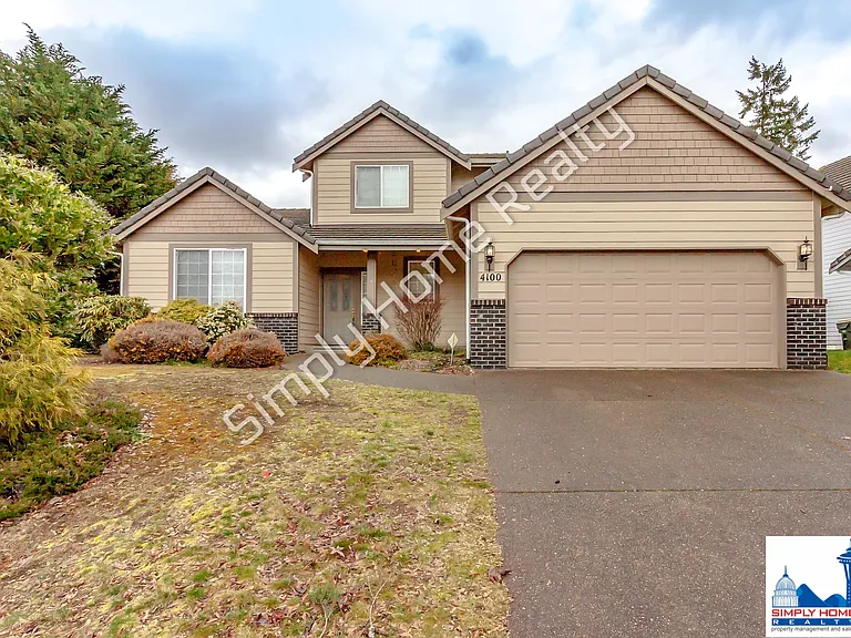 4100 Campus Green Dr NE — Photo 1