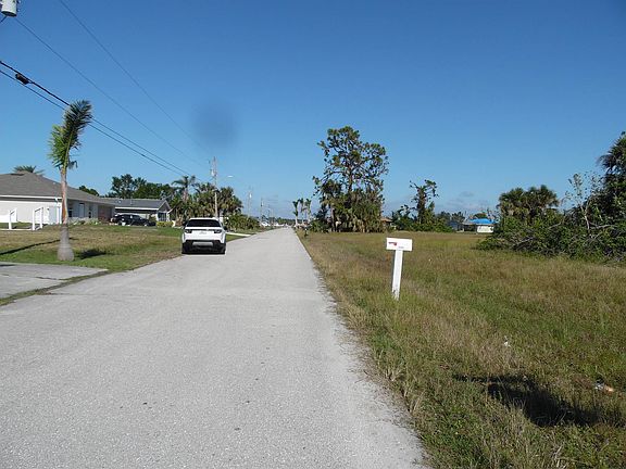 5th image of 1819 NE 41st St
