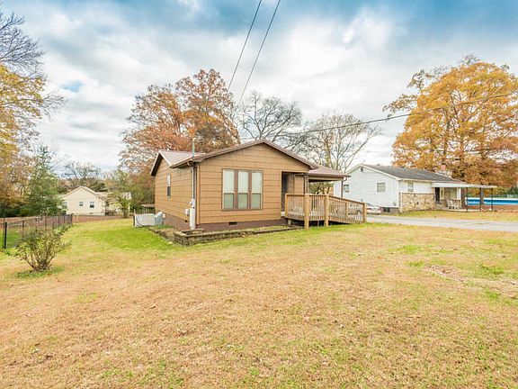 3rd image of 4020 Valley View Dr