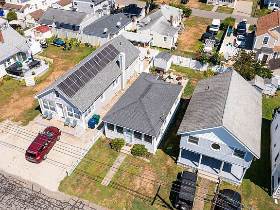 4th image of 42 Old Colony Road
