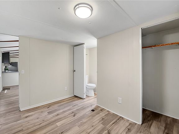 4th image of 410 Cedar Cir