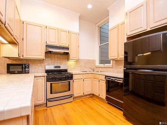 5th image of 1950 Stockton St #58