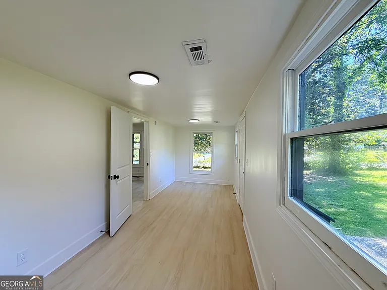 556 Church St NW — Photo 17