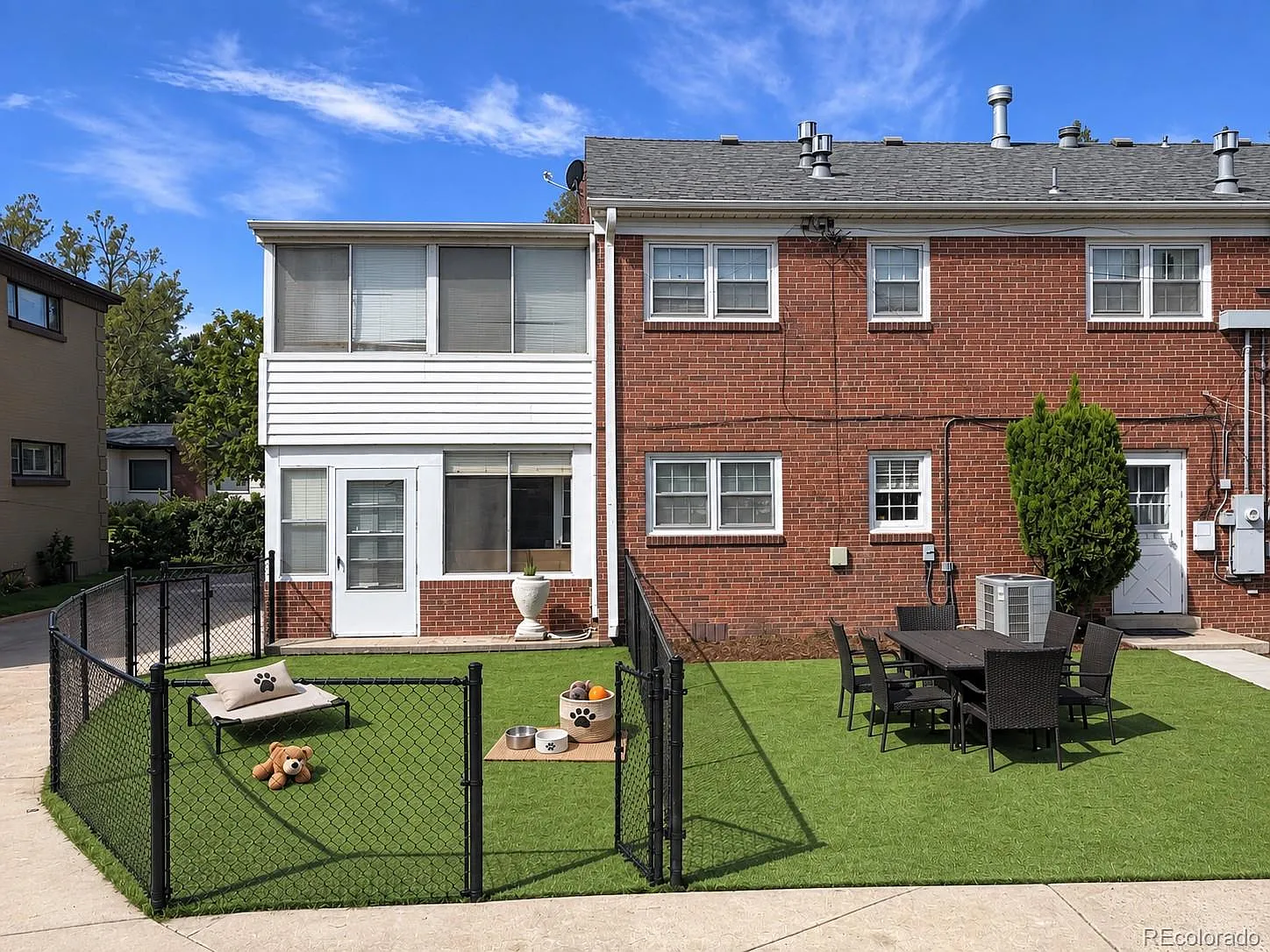 928 S Harrison St — Photo 2