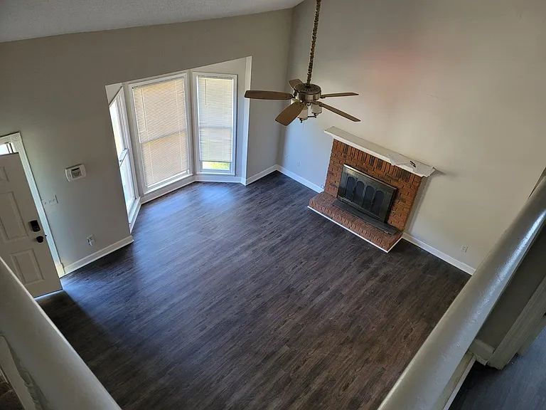 1116 Magnolia Way SE — Photo 3