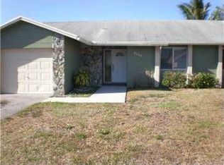 8621 NW 45th St, Lauderhill, FL 33351
