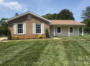 9113 Darius Ct, Charlotte, NC 28227