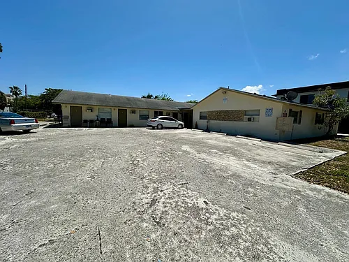 300 20th St Photo 1