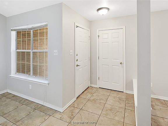 5th image of 2030 Legacy Ln