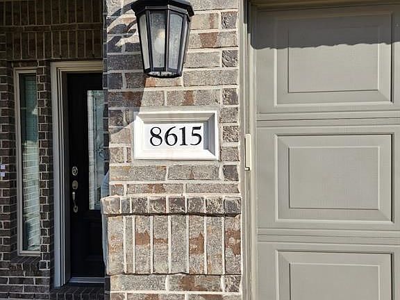 2nd image of 8615 Oakdale Bluff Ct