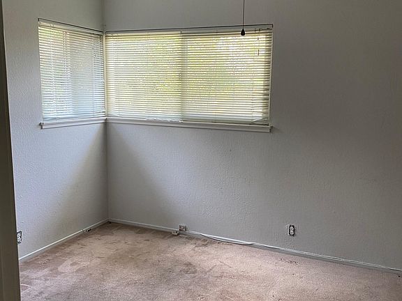 Large master bedroom (picture does not show all of it)