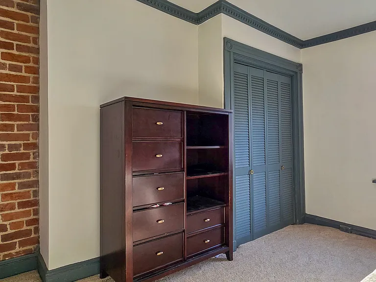 209 W Clay St — Photo 24