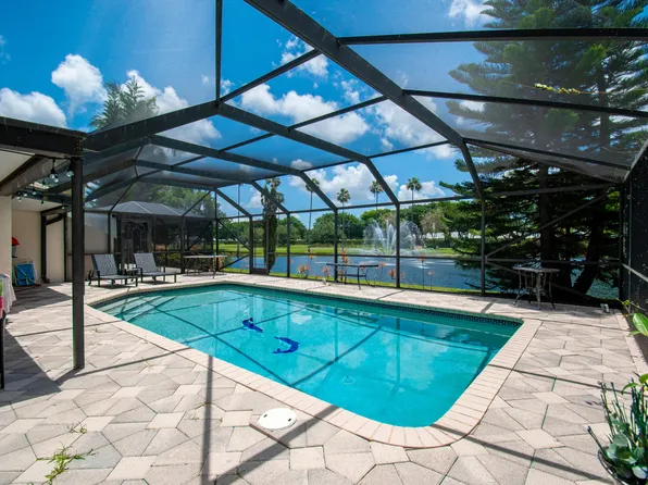 9708 Erica Ct, Boca Raton, FL 33496