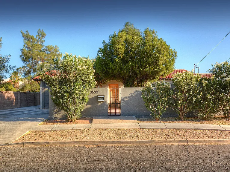 3532 E 3rd St — Photo 4