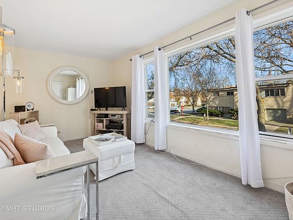 4th image of 1538 N Park Ave #2B