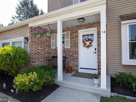 3rd image of 14 Heather Dr