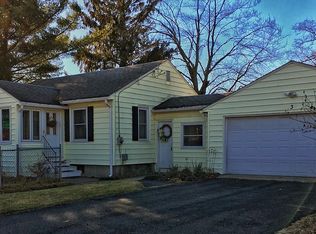 3 Mountain View Cir, Southampton, MA 01073