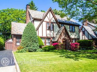 40 Brompton Rd, Garden City, NY 11530