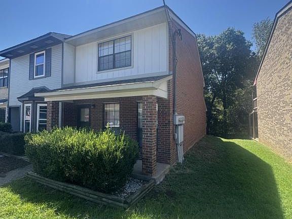 3rd image of 216 Edith Way