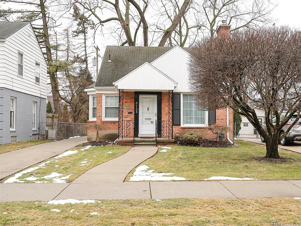 1st image of 2135 Fleetwood Dr