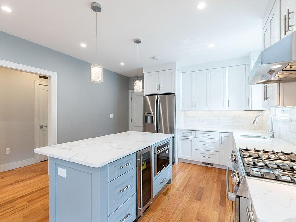 1st image of 214 Metropolitan Ave #1