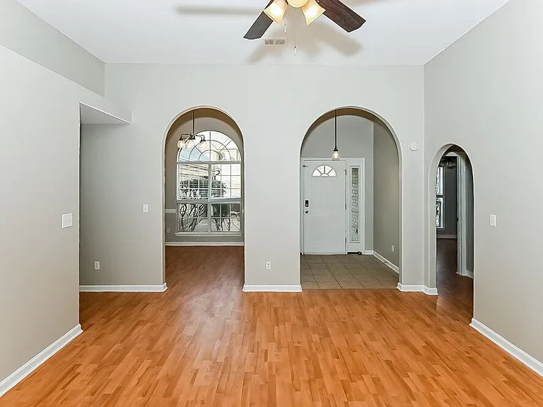 1236 Biloxi St — Photo 4