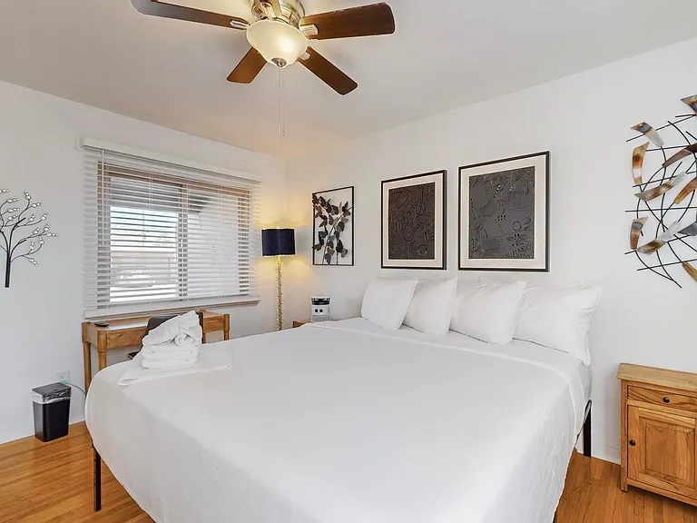 5202 Marquette Ave NE — Photo 10