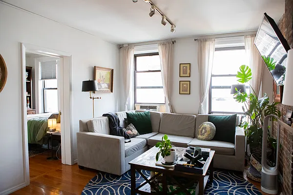 Rented by Roselyn  Fortuna LLC | media 16