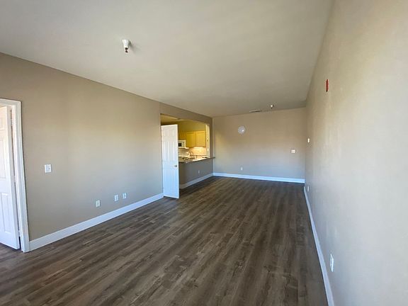 5th image of 200 Talus Way APT 323