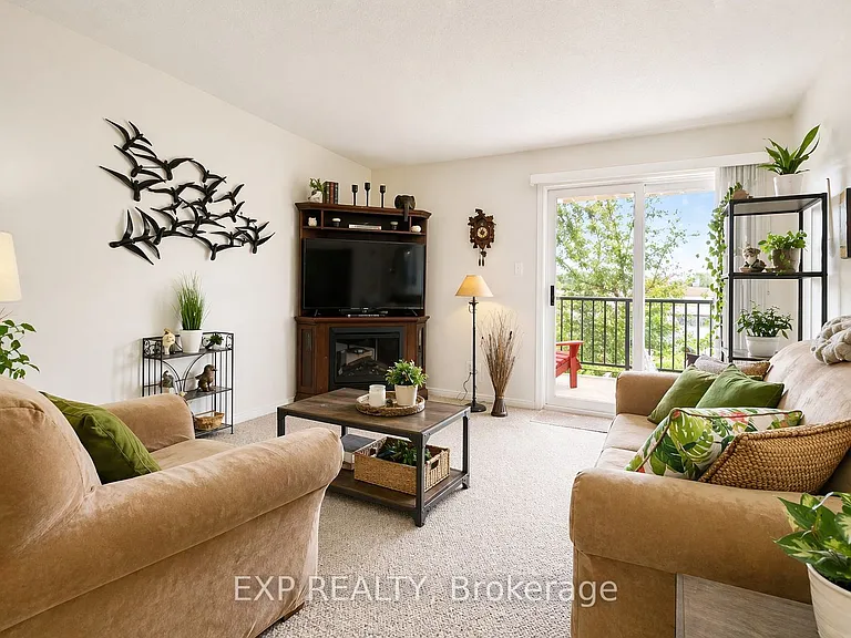469 Church St #12 — Photo 6