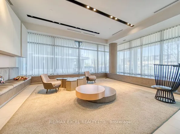 128 Fairview Mall Dr, Toronto, ON