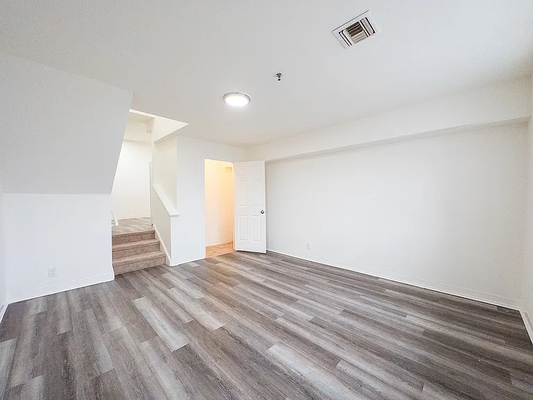 Bakery Apartments — Photo 7
