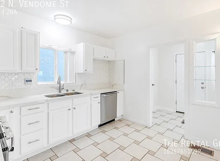 612 N Vendome St — Photo 11