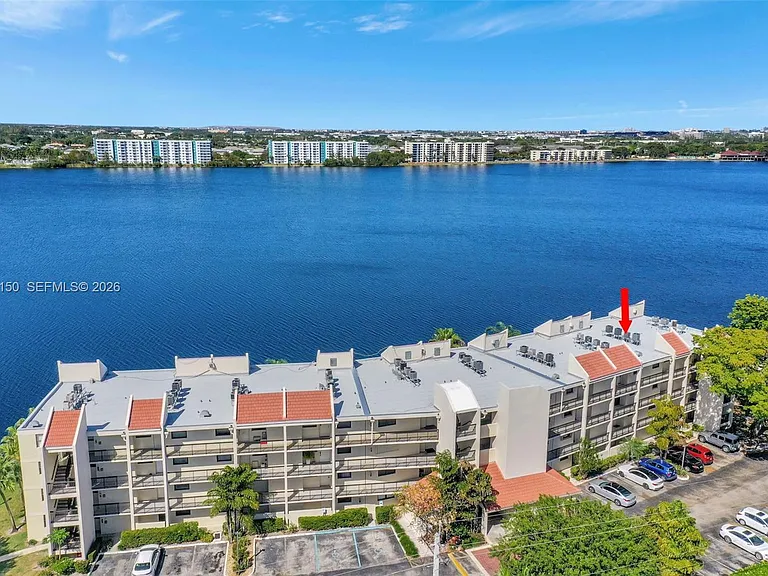 117 Lake Emerald Dr #408 — Photo 45