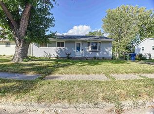 3932 W Rusholme St, Davenport, IA 52804