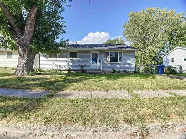 3932 W Rusholme St, Davenport, IA 52804