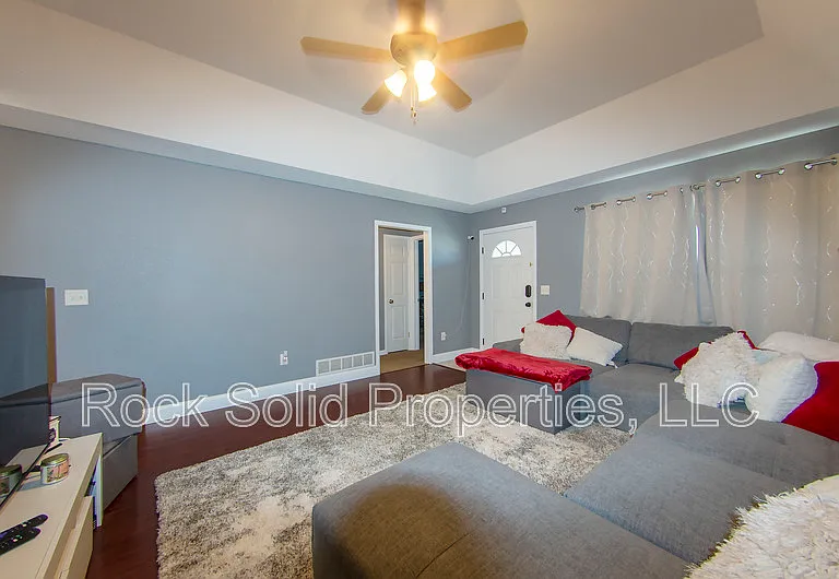 521 Queens Rd #1 — Photo 7