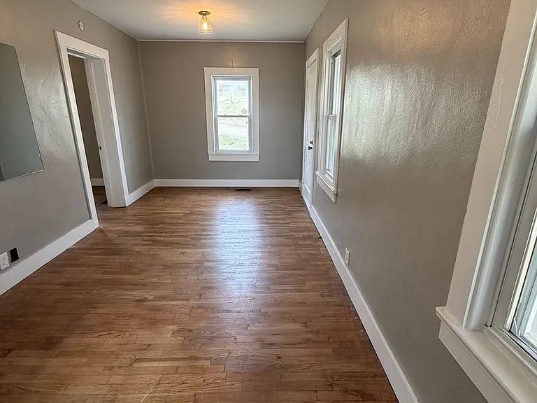 2522 Ramona St — Photo 11