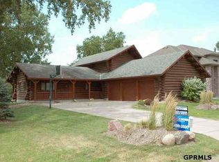 31 Ginger Woods Rd NE, Valley, NE 68064