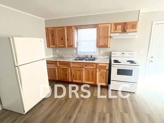4th image of 105 Maple Dr #A